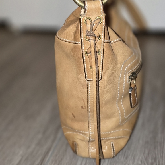 Vintage Rare Coach Slim Duffle Style Bleeker Crossbody Tan Gold Hardware 10398 - Picture 4 of 11